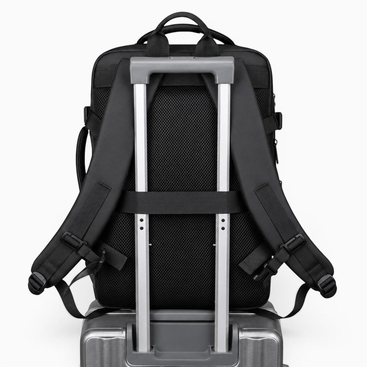 Sac à dos de voyage cabine noir SWISS MILITARY, extensible, imperméable, avec interface USB, compartiment ordinateur.